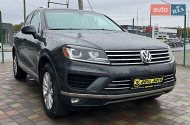 Позашляховик / Кросовер Volkswagen Touareg 2015 в Стрию