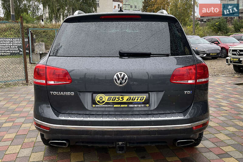 Позашляховик / Кросовер Volkswagen Touareg 2015 в Стрию