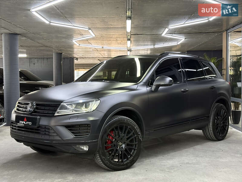 Внедорожник / Кроссовер Volkswagen Touareg 2017 в Одессе