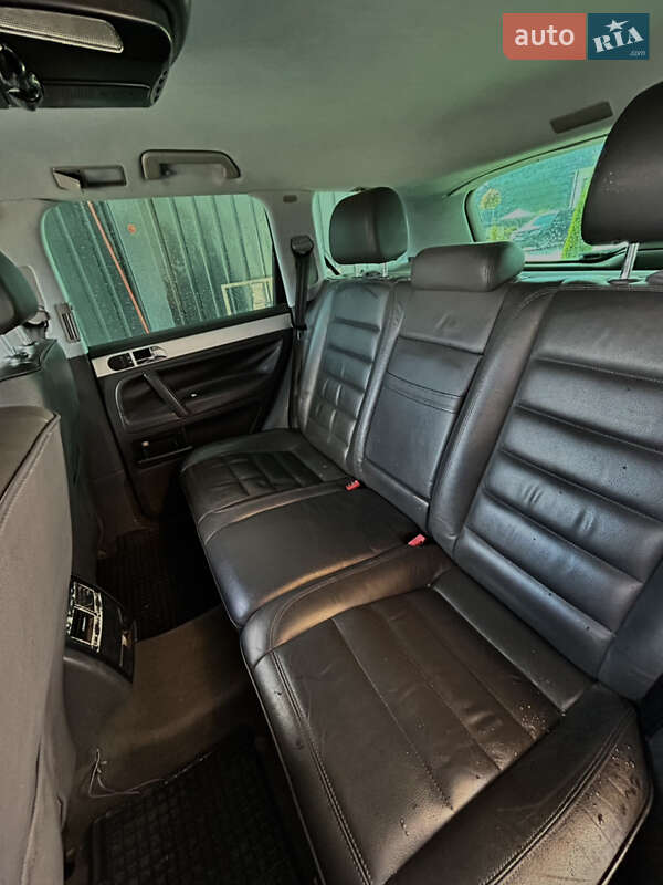 Внедорожник / Кроссовер Volkswagen Touareg 2004 в Хусте