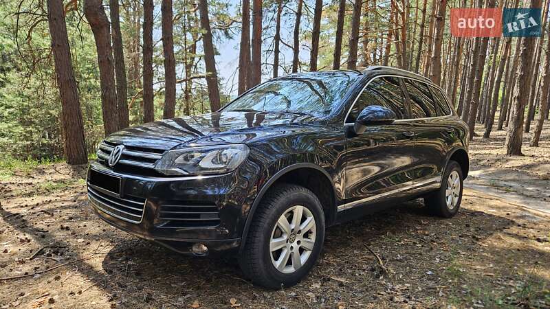 Позашляховик / Кросовер Volkswagen Touareg 2011 в  фото Позашляховик / Кросовер Volkswagen Touareg 2011 в