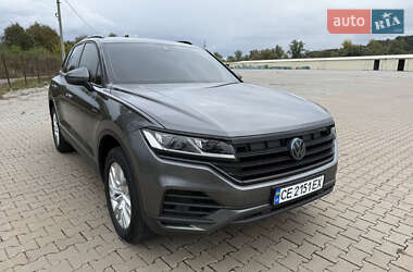 Позашляховик / Кросовер Volkswagen Touareg 2018 в Чернівцях