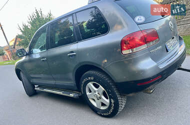 Внедорожник / Кроссовер Volkswagen Touareg 2004 в 