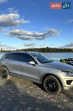 Внедорожник / Кроссовер Volkswagen Touareg 2015 в Ставище