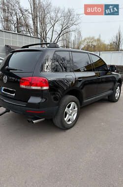 Внедорожник / Кроссовер Volkswagen Touareg 2004 в Каменском