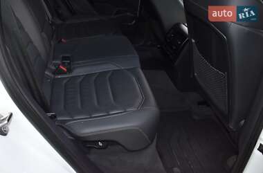 Внедорожник / Кроссовер Volkswagen Touareg 2019 в 