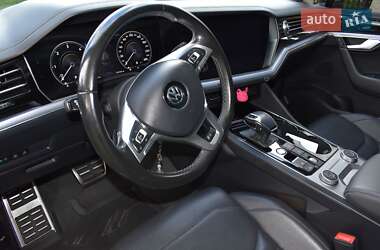 Внедорожник / Кроссовер Volkswagen Touareg 2019 в 