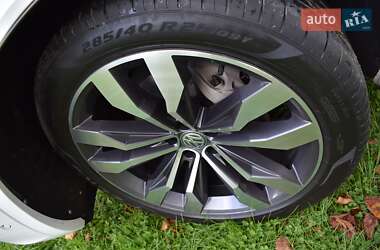 Внедорожник / Кроссовер Volkswagen Touareg 2019 в 