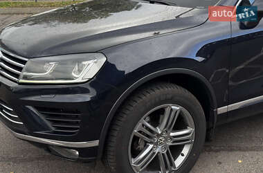 Внедорожник / Кроссовер Volkswagen Touareg 2016 в 