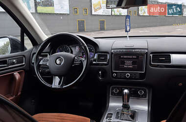 Внедорожник / Кроссовер Volkswagen Touareg 2016 в 