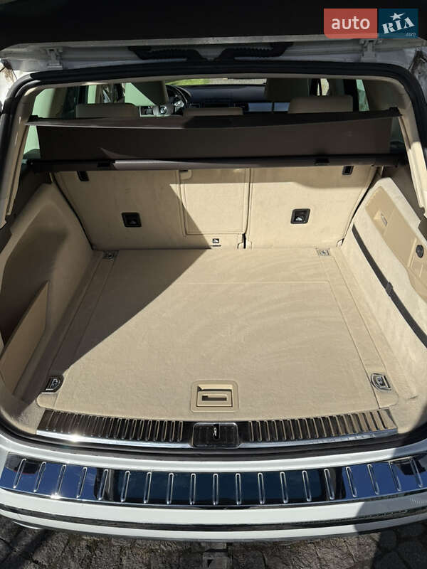 Внедорожник / Кроссовер Volkswagen Touareg 2015 в Тернополе