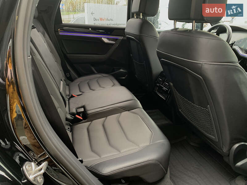 Позашляховик / Кросовер Volkswagen Touareg 2022 в Івано-Франківську