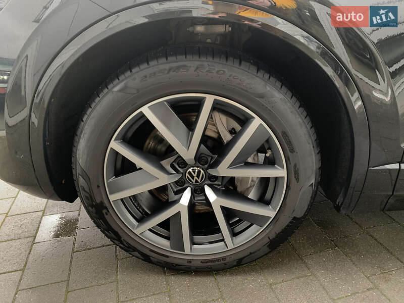 Позашляховик / Кросовер Volkswagen Touareg 2022 в Івано-Франківську