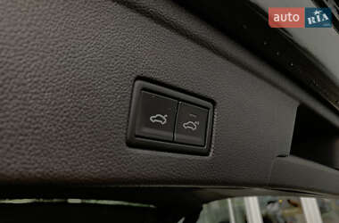 Внедорожник / Кроссовер Volkswagen Touareg 2022 в 