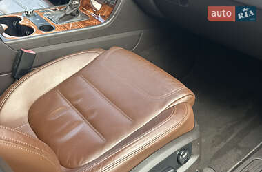 Позашляховик / Кросовер Volkswagen Touareg 2011 в 