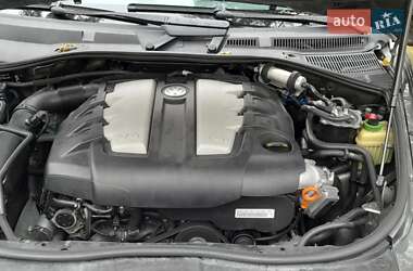 Позашляховик / Кросовер Volkswagen Touareg 2008 в 