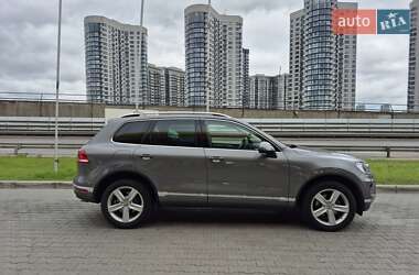 Внедорожник / Кроссовер Volkswagen Touareg 2017 в 