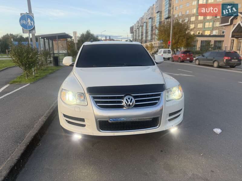 Внедорожник / Кроссовер Volkswagen Touareg 2009 в Черновцах