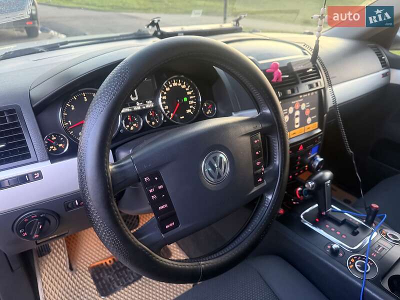 Внедорожник / Кроссовер Volkswagen Touareg 2009 в Черновцах