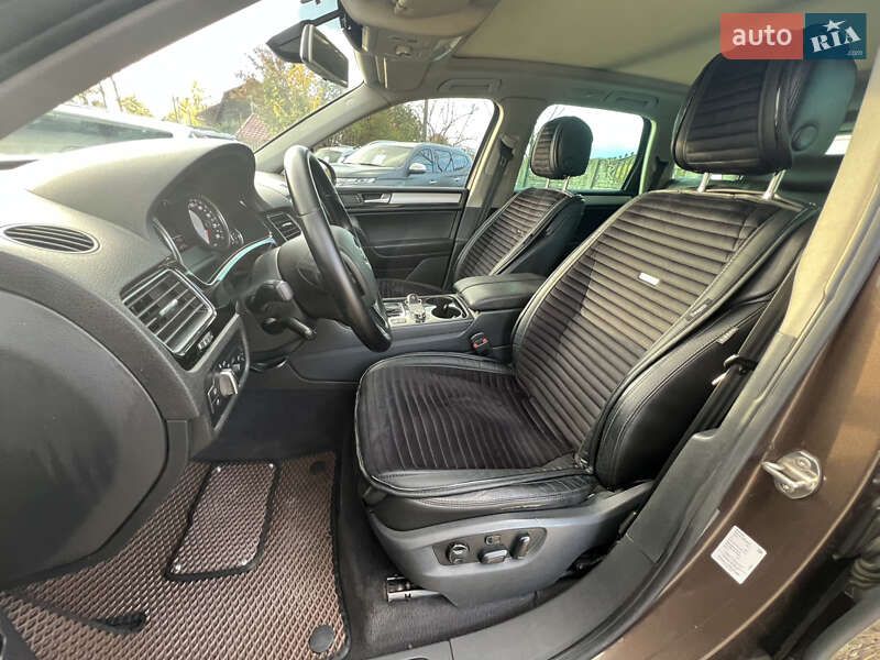 Внедорожник / Кроссовер Volkswagen Touareg 2010 в Коломые