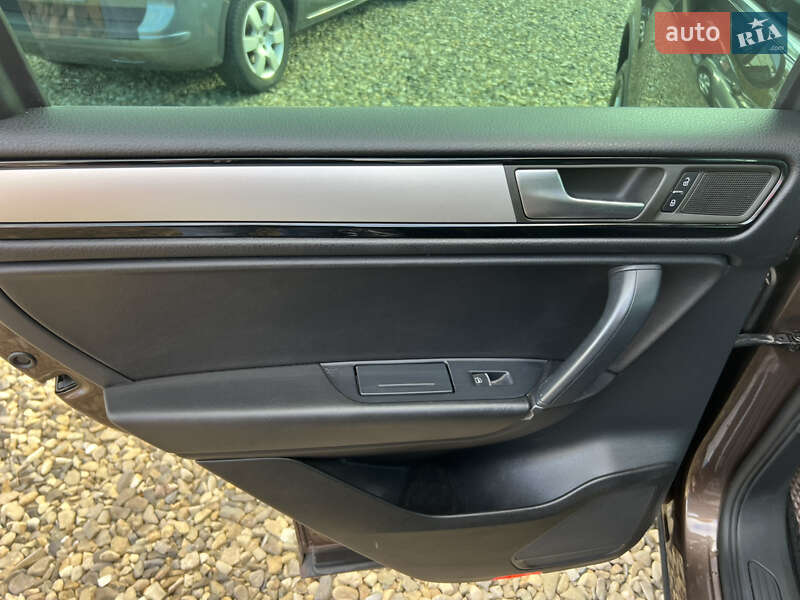 Внедорожник / Кроссовер Volkswagen Touareg 2010 в Коломые