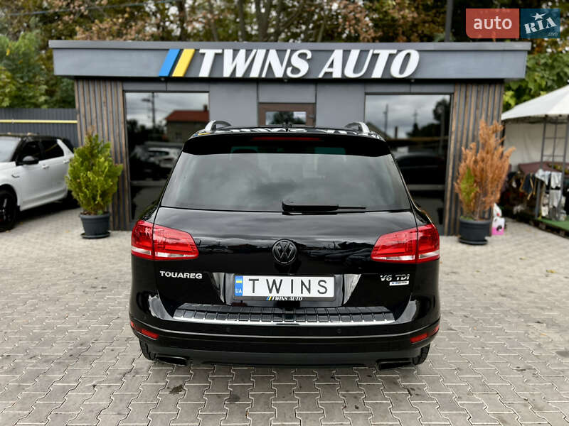 Позашляховик / Кросовер Volkswagen Touareg 2016 в Одесі