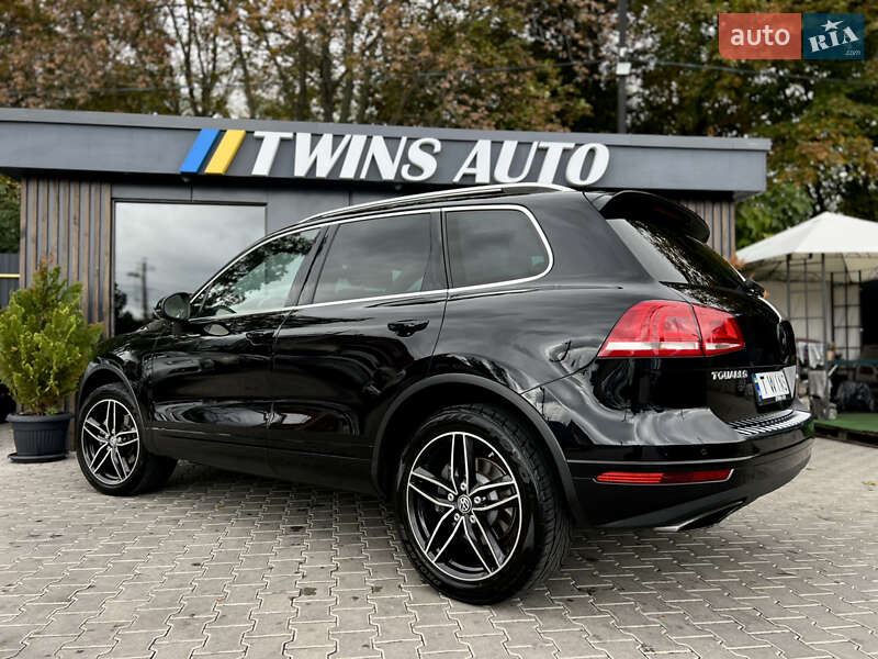 Позашляховик / Кросовер Volkswagen Touareg 2016 в Одесі
