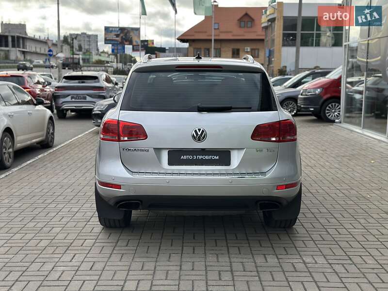 Позашляховик / Кросовер Volkswagen Touareg 2010 в Києві