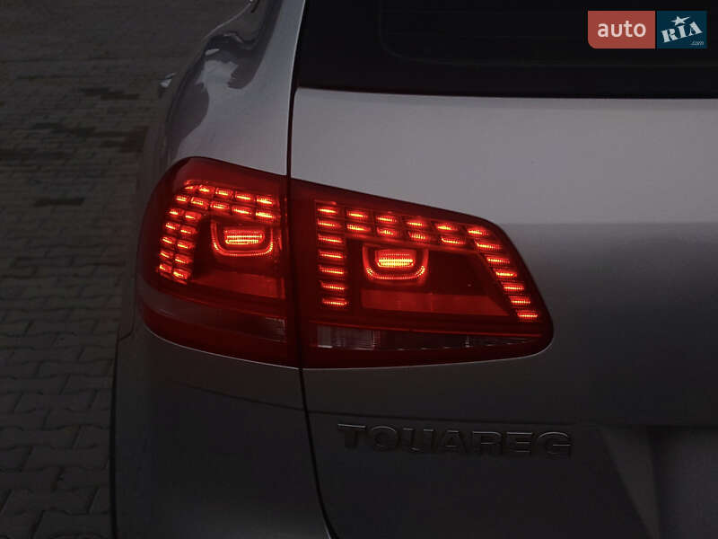 Внедорожник / Кроссовер Volkswagen Touareg 2015 в Киеве