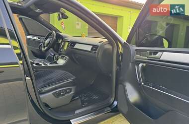 Внедорожник / Кроссовер Volkswagen Touareg 2011 в 