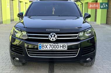 Внедорожник / Кроссовер Volkswagen Touareg 2011 в 