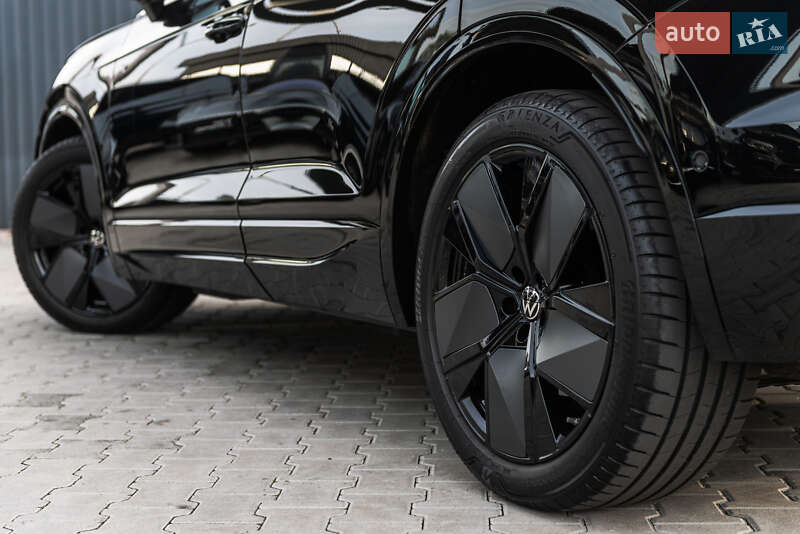Внедорожник / Кроссовер Volkswagen Touareg 2024 в Мукачево