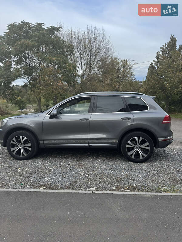 Внедорожник / Кроссовер Volkswagen Touareg 2015 в Баштанке