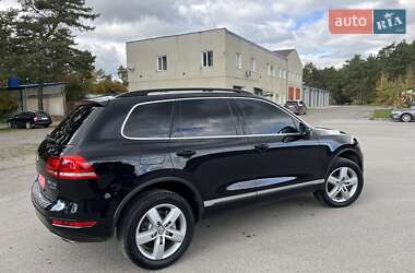 Внедорожник / Кроссовер Volkswagen Touareg 2011 в 