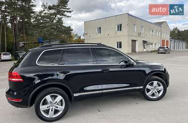 Внедорожник / Кроссовер Volkswagen Touareg 2011 в 