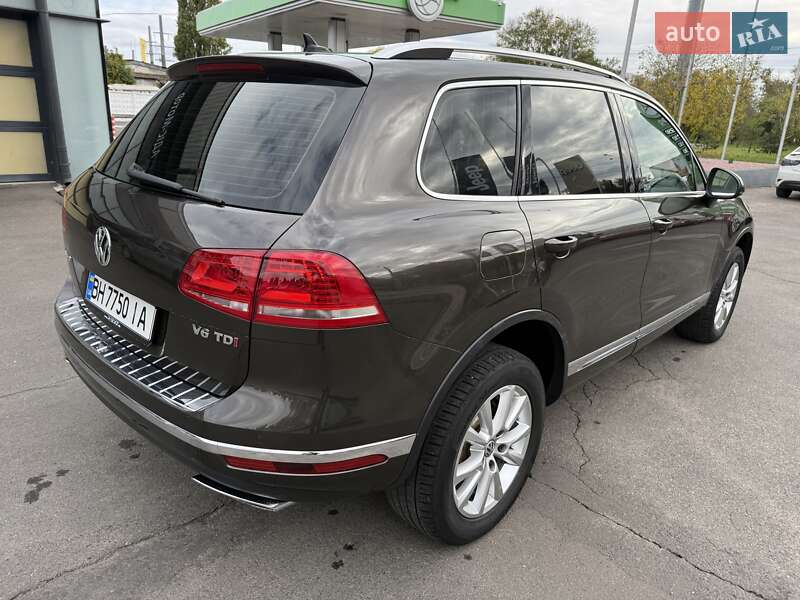 Позашляховик / Кросовер Volkswagen Touareg 2017 в Одесі