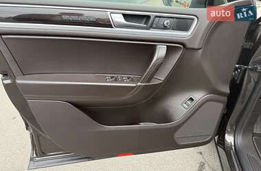 Внедорожник / Кроссовер Volkswagen Touareg 2017 в 