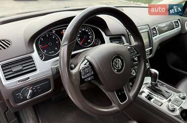 Внедорожник / Кроссовер Volkswagen Touareg 2017 в 