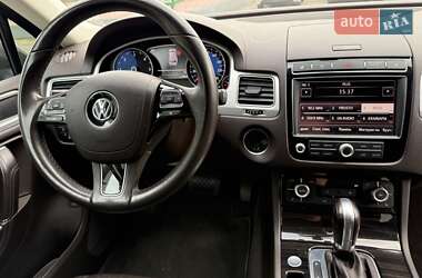 Внедорожник / Кроссовер Volkswagen Touareg 2017 в 