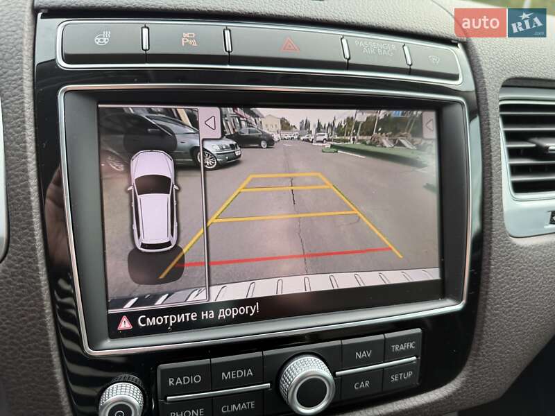 Позашляховик / Кросовер Volkswagen Touareg 2017 в Одесі