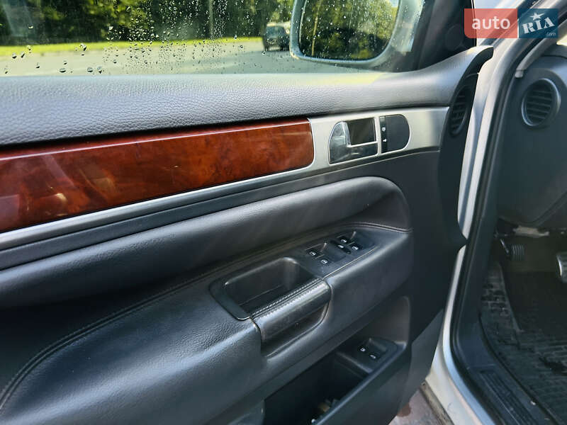Внедорожник / Кроссовер Volkswagen Touareg 2004 в Виннице