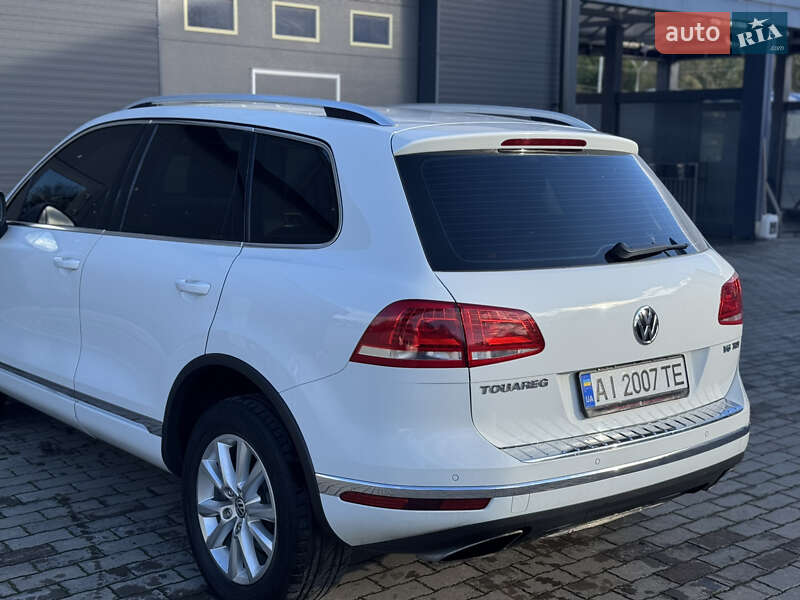 Внедорожник / Кроссовер Volkswagen Touareg 2014 в Киеве