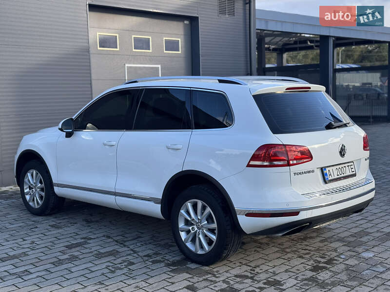 Внедорожник / Кроссовер Volkswagen Touareg 2014 в Киеве