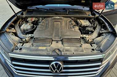 Внедорожник / Кроссовер Volkswagen Touareg 2021 в 