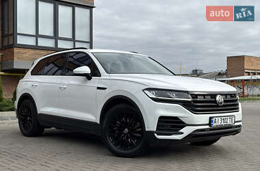 Внедорожник / Кроссовер Volkswagen Touareg 2018 в 