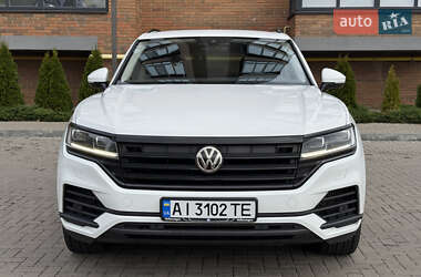 Внедорожник / Кроссовер Volkswagen Touareg 2018 в 