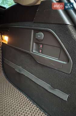 Внедорожник / Кроссовер Volkswagen Touareg 2013 в 