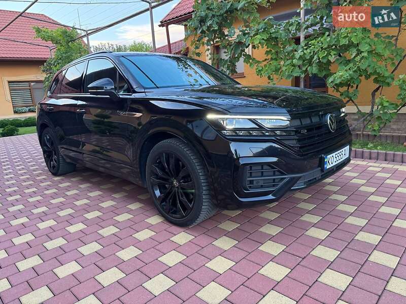 Внедорожник / Кроссовер Volkswagen Touareg 2021 в Иршаве