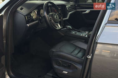 Позашляховик / Кросовер Volkswagen Touareg 2019 в  фото 35 Позашляховик / Кросовер Volkswagen Touareg 2019 в