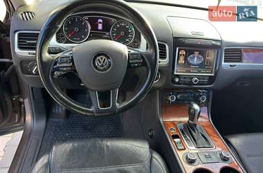 Внедорожник / Кроссовер Volkswagen Touareg 2011 в 